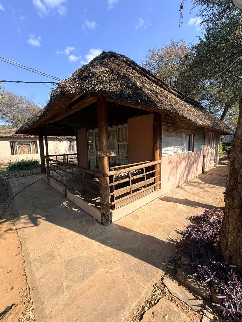 Mhofu Chalet interior view